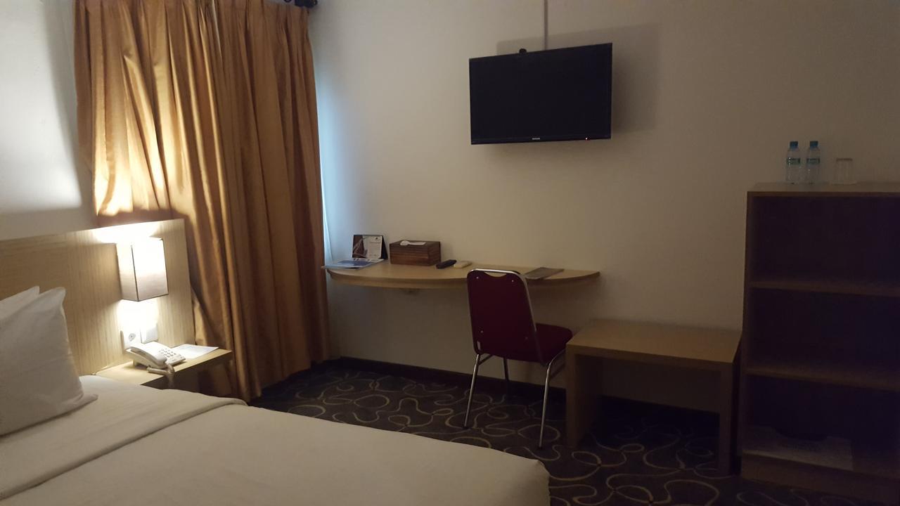 Grand Tembaga Hotel Timika Exterior foto